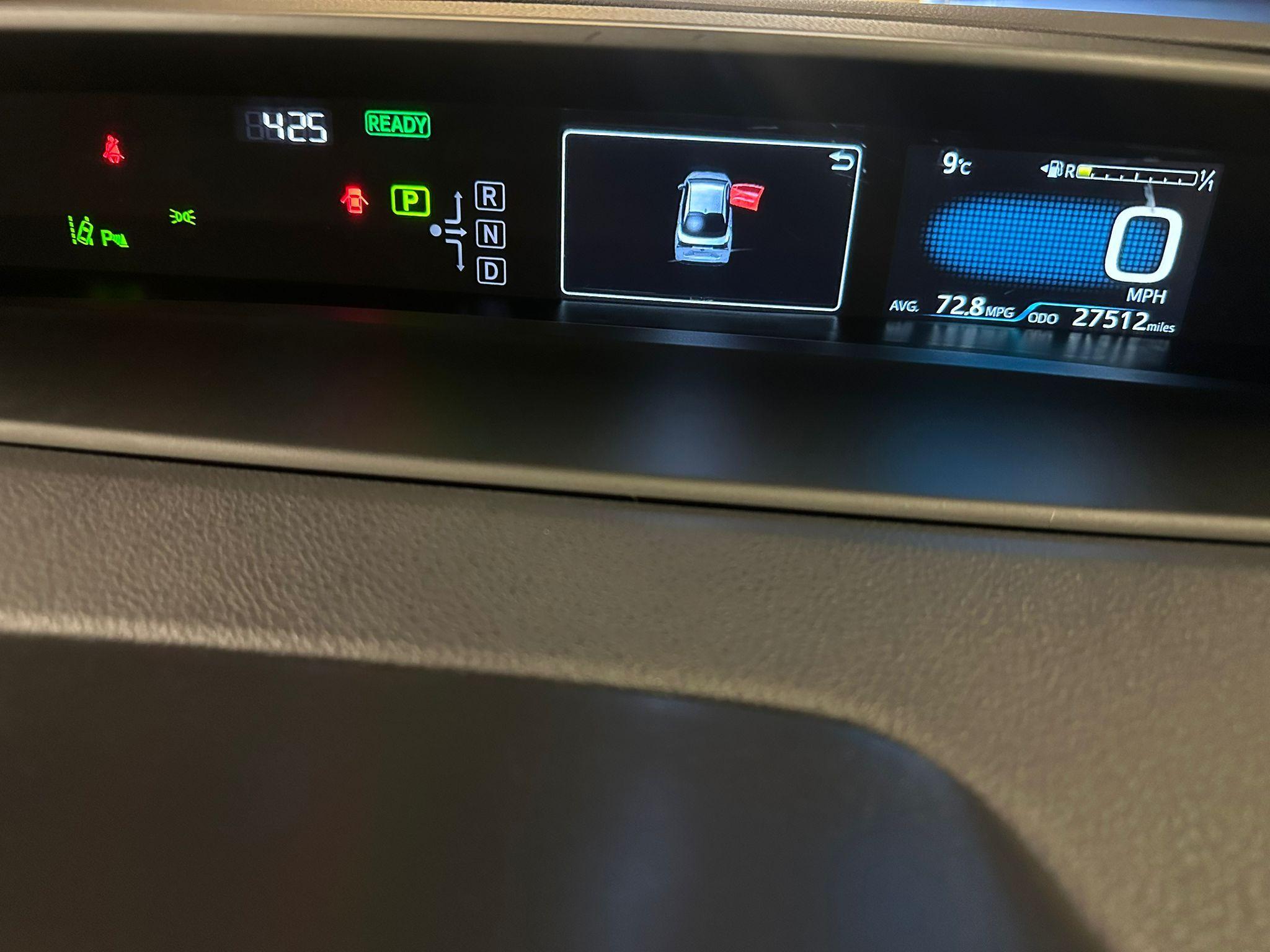 Toyota **SOLD** Prius - Hybrid 1.8 Business VVhT CVT 5dr Image
